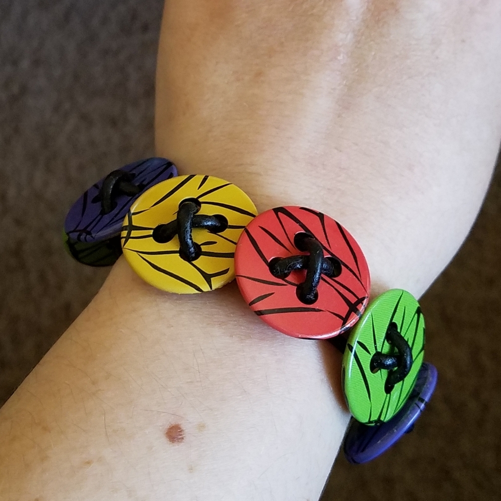 Unique leather & metal button bracelet excellent condition